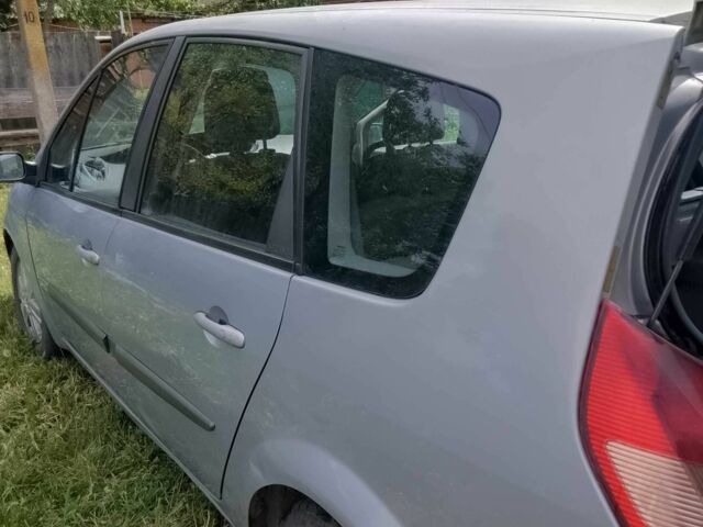 Серый Рено Гранд Сценик, объемом двигателя 1.9 л и пробегом 257 тыс. км за 4750 $, фото 4 на Automoto.ua