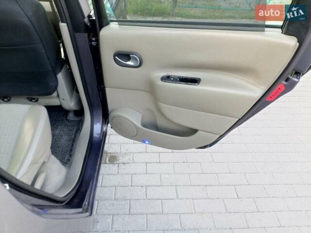 Серый Рено Гранд Сценик, объемом двигателя 1.6 л и пробегом 400 тыс. км за 4500 $, фото 13 на Automoto.ua