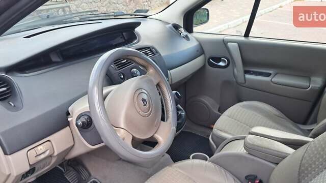 Сірий Рено Гранд Сценік, об'ємом двигуна 1.9 л та пробігом 392 тис. км за 4650 $, фото 2 на Automoto.ua