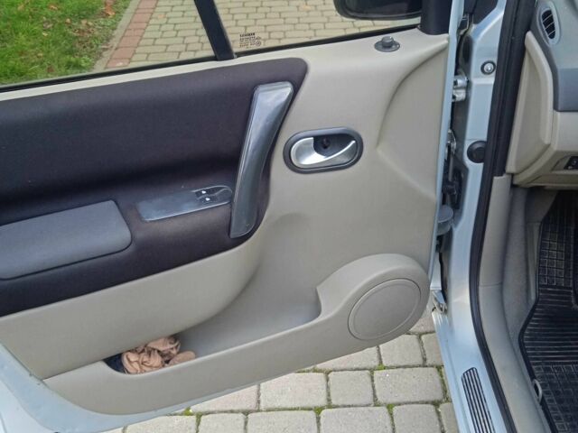 Серый Рено Гранд Сценик, объемом двигателя 1.6 л и пробегом 225 тыс. км за 4300 $, фото 12 на Automoto.ua