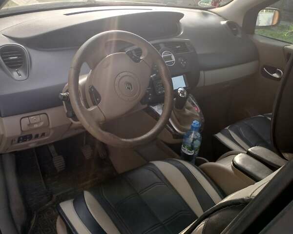 Серый Рено Гранд Сценик, объемом двигателя 1.6 л и пробегом 400 тыс. км за 4500 $, фото 18 на Automoto.ua