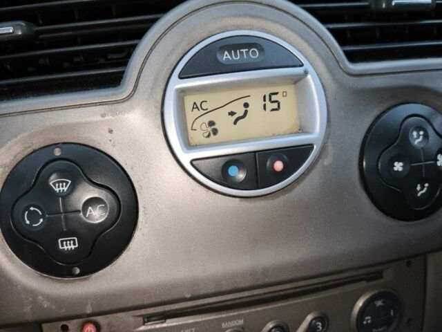 Сірий Рено Гранд Сценік, об'ємом двигуна 1.9 л та пробігом 158 тис. км за 1982 $, фото 12 на Automoto.ua