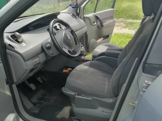 Серый Рено Гранд Сценик, объемом двигателя 1.9 л и пробегом 257 тыс. км за 4750 $, фото 5 на Automoto.ua