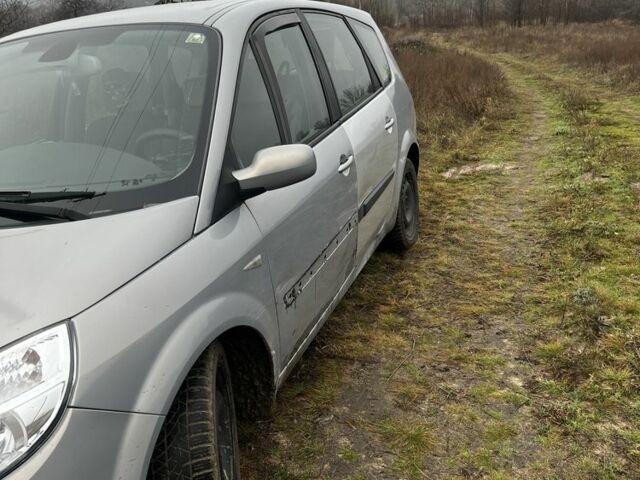 Серый Рено Гранд Сценик, объемом двигателя 2 л и пробегом 2 тыс. км за 2700 $, фото 2 на Automoto.ua