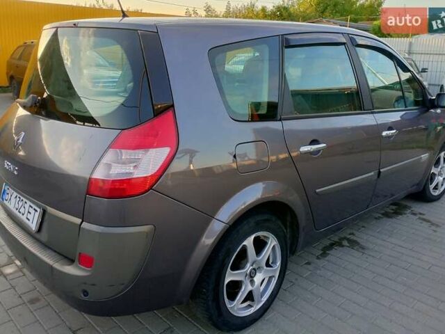 Серый Рено Гранд Сценик, объемом двигателя 1.6 л и пробегом 400 тыс. км за 4500 $, фото 8 на Automoto.ua