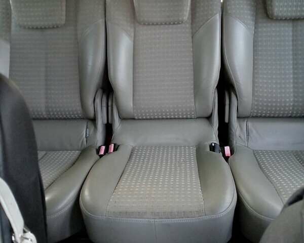 Серый Рено Гранд Сценик, объемом двигателя 1.6 л и пробегом 400 тыс. км за 4500 $, фото 7 на Automoto.ua