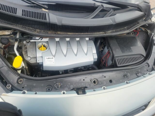 Сірий Рено Гранд Сценік, об'ємом двигуна 0.16 л та пробігом 240 тис. км за 4200 $, фото 1 на Automoto.ua