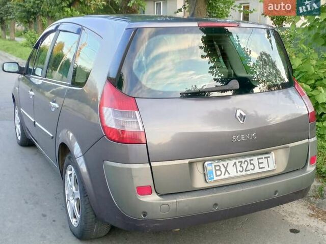 Серый Рено Гранд Сценик, объемом двигателя 1.6 л и пробегом 400 тыс. км за 4500 $, фото 5 на Automoto.ua