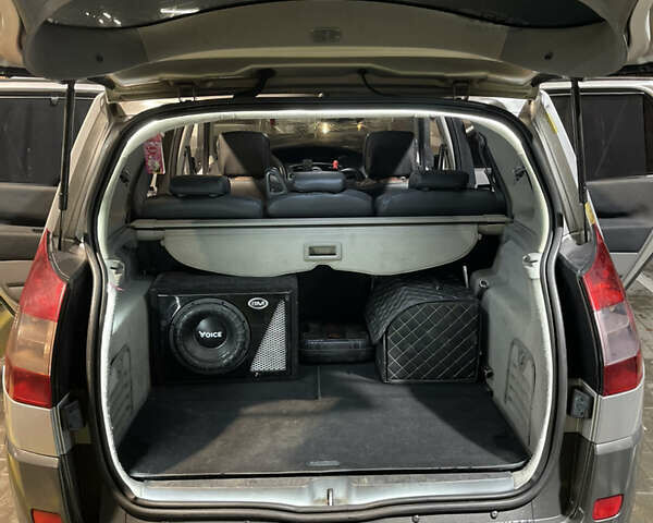 Сірий Рено Гранд Сценік, об'ємом двигуна 1.9 л та пробігом 297 тис. км за 6500 $, фото 38 на Automoto.ua