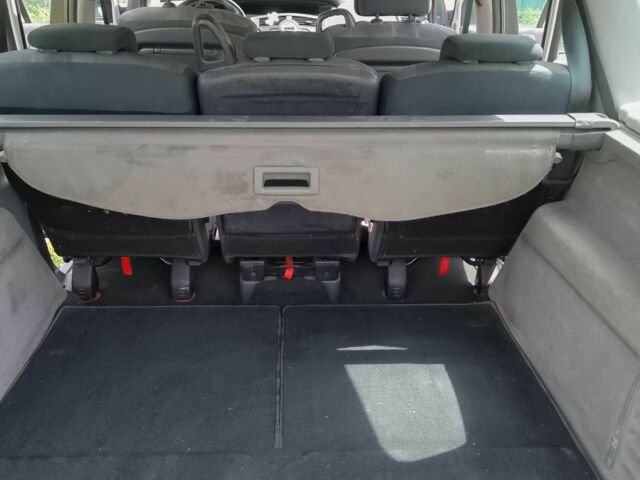 Серый Рено Гранд Сценик, объемом двигателя 1.9 л и пробегом 257 тыс. км за 4750 $, фото 9 на Automoto.ua