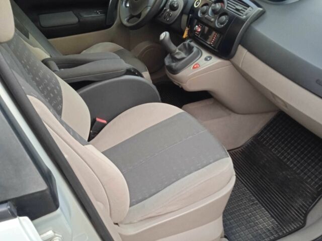 Серый Рено Гранд Сценик, объемом двигателя 1.6 л и пробегом 225 тыс. км за 4300 $, фото 18 на Automoto.ua