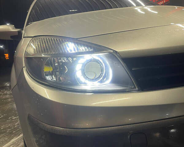 Сірий Рено Гранд Сценік, об'ємом двигуна 1.9 л та пробігом 297 тис. км за 6500 $, фото 22 на Automoto.ua