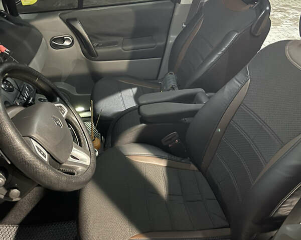 Сірий Рено Гранд Сценік, об'ємом двигуна 1.9 л та пробігом 297 тис. км за 6500 $, фото 32 на Automoto.ua