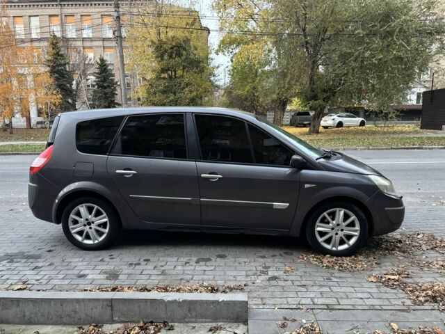 Серый Рено Гранд Сценик, объемом двигателя 1.6 л и пробегом 212 тыс. км за 4500 $, фото 1 на Automoto.ua
