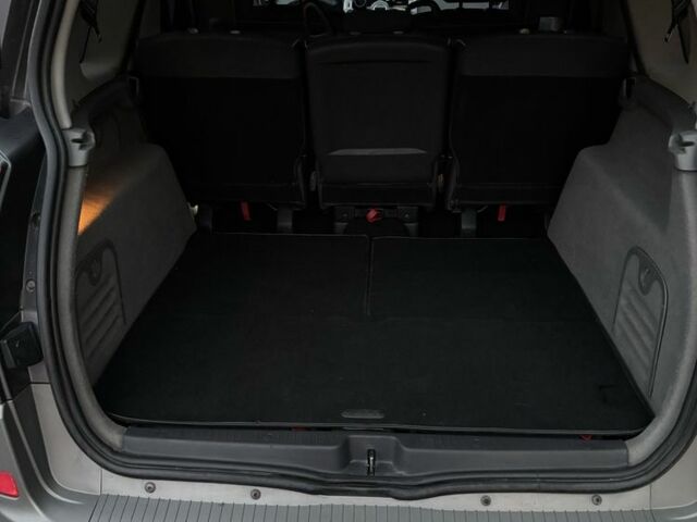 Серый Рено Гранд Сценик, объемом двигателя 1.6 л и пробегом 212 тыс. км за 4500 $, фото 12 на Automoto.ua