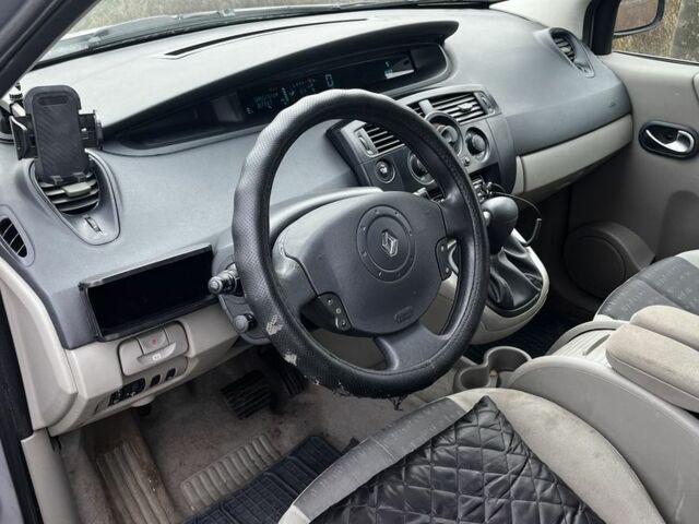 Серый Рено Гранд Сценик, объемом двигателя 2 л и пробегом 2 тыс. км за 2700 $, фото 5 на Automoto.ua