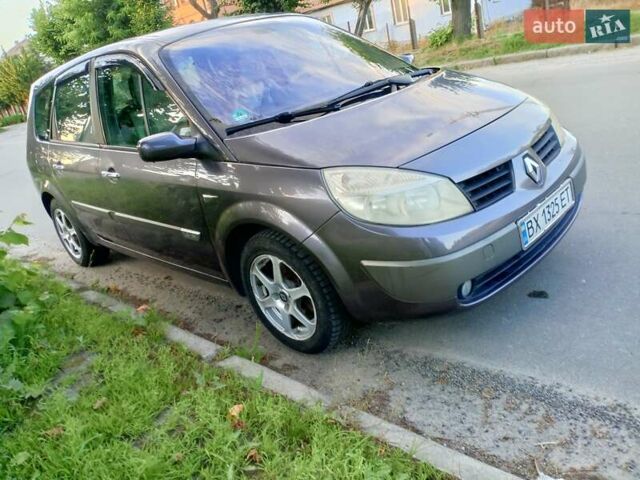 Серый Рено Гранд Сценик, объемом двигателя 1.6 л и пробегом 400 тыс. км за 4500 $, фото 10 на Automoto.ua