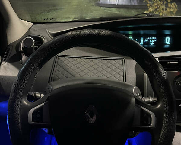 Сірий Рено Гранд Сценік, об'ємом двигуна 1.9 л та пробігом 297 тис. км за 6500 $, фото 43 на Automoto.ua