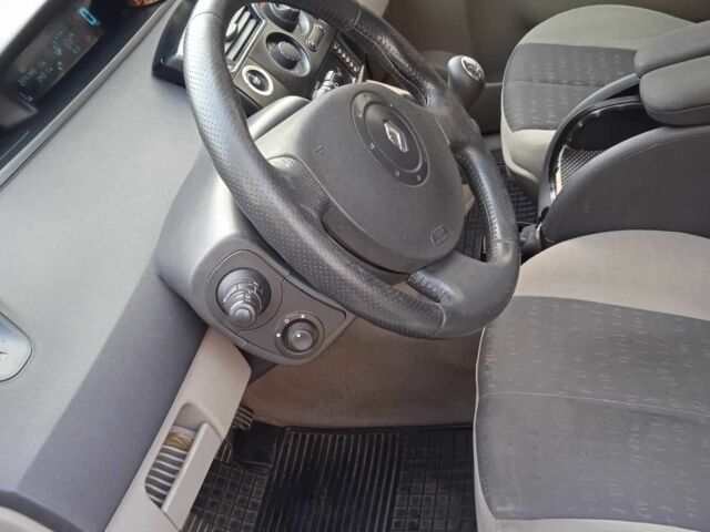 Серый Рено Гранд Сценик, объемом двигателя 1.6 л и пробегом 225 тыс. км за 4300 $, фото 14 на Automoto.ua