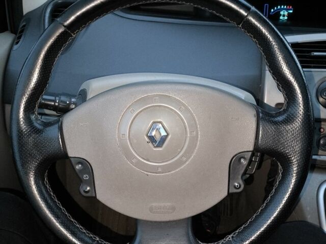 Сірий Рено Гранд Сценік, об'ємом двигуна 1.9 л та пробігом 158 тис. км за 1982 $, фото 14 на Automoto.ua