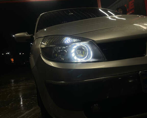 Сірий Рено Гранд Сценік, об'ємом двигуна 1.9 л та пробігом 297 тис. км за 6500 $, фото 23 на Automoto.ua