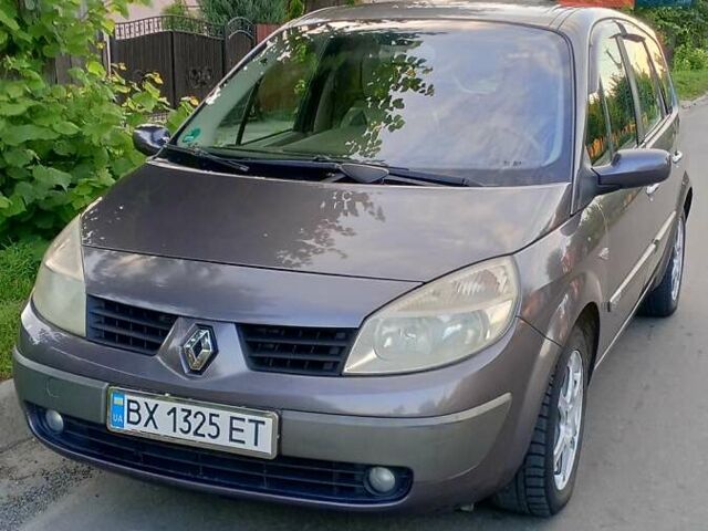 Серый Рено Гранд Сценик, объемом двигателя 1.6 л и пробегом 400 тыс. км за 4500 $, фото 2 на Automoto.ua