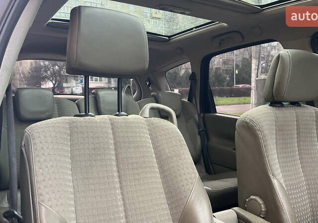 Серый Рено Гранд Сценик, объемом двигателя 2 л и пробегом 276 тыс. км за 5000 $, фото 1 на Automoto.ua