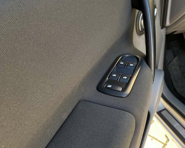 Серый Рено Гранд Сценик, объемом двигателя 2 л и пробегом 260 тыс. км за 4200 $, фото 8 на Automoto.ua