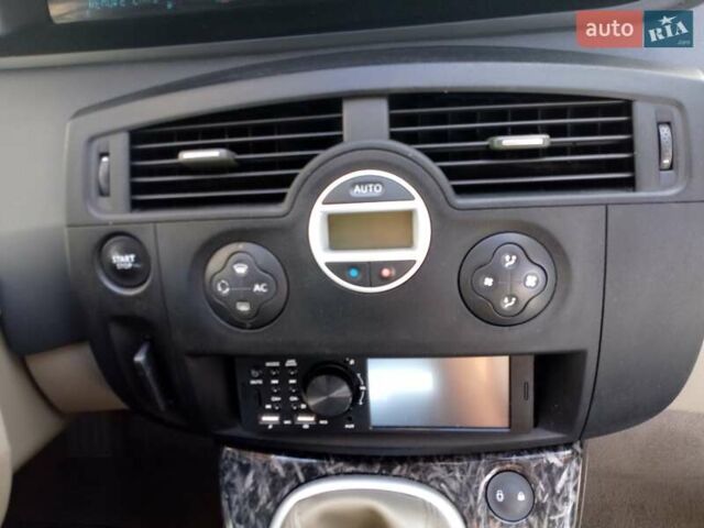 Серый Рено Гранд Сценик, объемом двигателя 1.6 л и пробегом 400 тыс. км за 4500 $, фото 21 на Automoto.ua