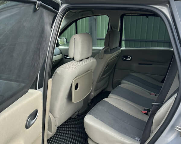 Сірий Рено Гранд Сценік, об'ємом двигуна 1.6 л та пробігом 181 тис. км за 4900 $, фото 10 на Automoto.ua