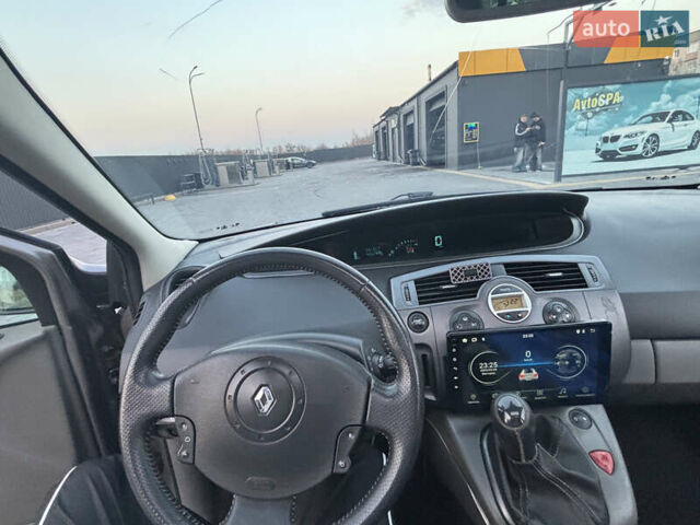 Рено Гранд Сценік 2005 у Львові на Automoto.ua Сірий Рено Гранд Сценік, об'ємом двигуна 1.6 л та пробігом 250 тис. км за 3900 $, фото 23 на Automoto.ua