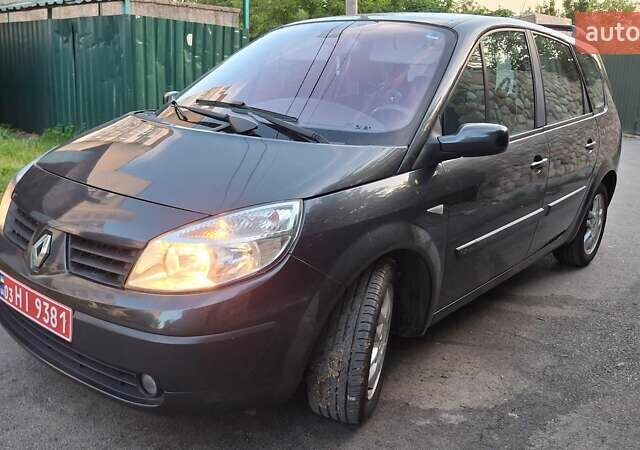 Рено Гранд Сценік 2005 у Луцьку на Automoto.ua Сірий Рено Гранд Сценік, об'ємом двигуна 1.6 л та пробігом 220 тис. км за 4899 $, фото 5 на Automoto.ua