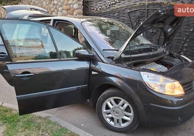 Рено Гранд Сценік 2005 у Луцьку на Automoto.ua Сірий Рено Гранд Сценік, об'ємом двигуна 1.6 л та пробігом 220 тис. км за 4899 $, фото 19 на Automoto.ua