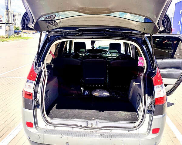 Серый Рено Гранд Сценик, объемом двигателя 2 л и пробегом 317 тыс. км за 5300 $, фото 8 на Automoto.ua