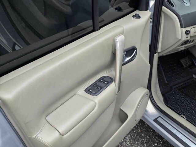 Серый Рено Гранд Сценик, объемом двигателя 2 л и пробегом 274 тыс. км за 5499 $, фото 15 на Automoto.ua