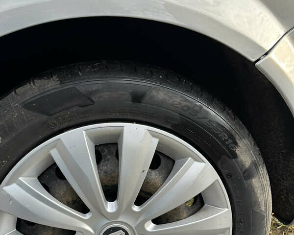 Сірий Рено Гранд Сценік, об'ємом двигуна 1.6 л та пробігом 181 тис. км за 4900 $, фото 16 на Automoto.ua