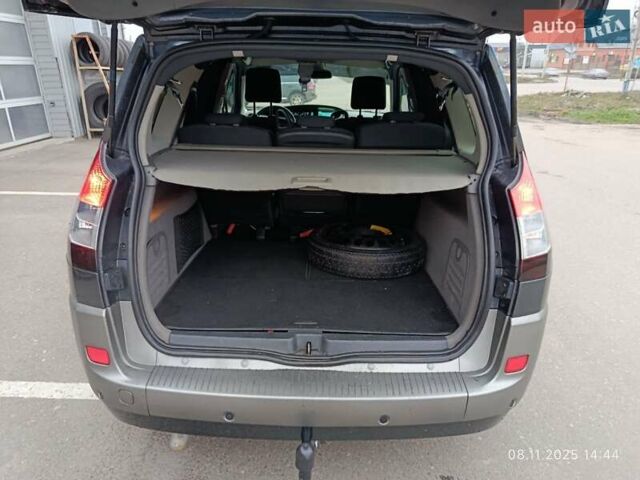 Серый Рено Гранд Сценик, объемом двигателя 2 л и пробегом 235 тыс. км за 5800 $, фото 17 на Automoto.ua