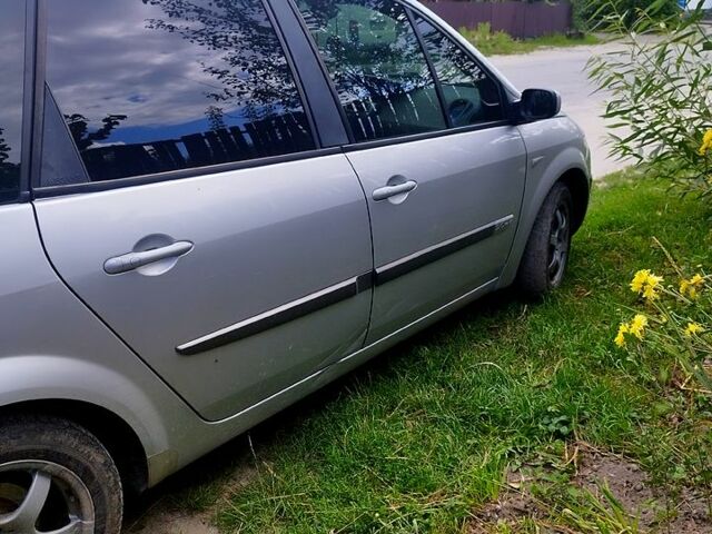 Рено Гранд Сценік 2005 у Києві на Automoto.ua Сірий Рено Гранд Сценік, об'ємом двигуна 2 л та пробігом 300 тис. км за 3500 $, фото 1 на Automoto.ua