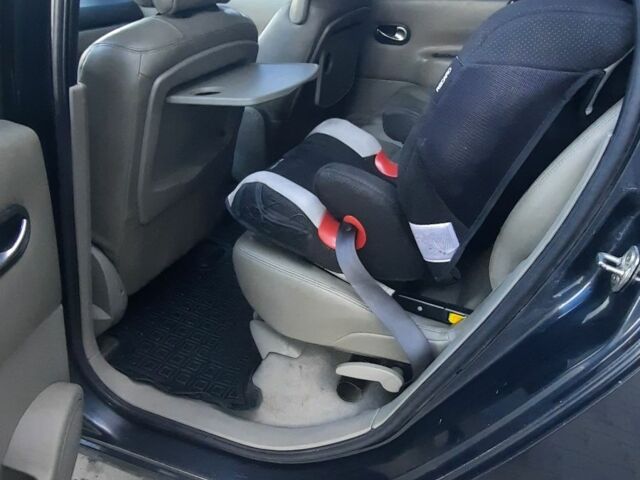 Серый Рено Гранд Сценик, объемом двигателя 1.9 л и пробегом 265 тыс. км за 4500 $, фото 2 на Automoto.ua