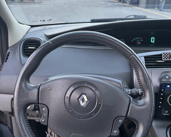 Рено Гранд Сценік 2005 у Львові на Automoto.ua Сірий Рено Гранд Сценік, об'ємом двигуна 1.6 л та пробігом 250 тис. км за 3900 $, фото 17 на Automoto.ua