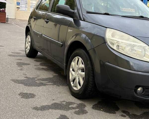 Серый Рено Гранд Сценик, объемом двигателя 1.6 л и пробегом 252 тыс. км за 4600 $, фото 3 на Automoto.ua