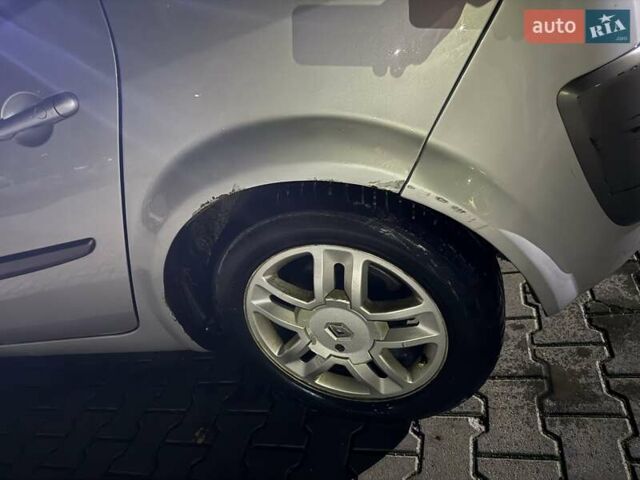 Серый Рено Гранд Сценик, объемом двигателя 1.9 л и пробегом 183 тыс. км за 3800 $, фото 7 на Automoto.ua