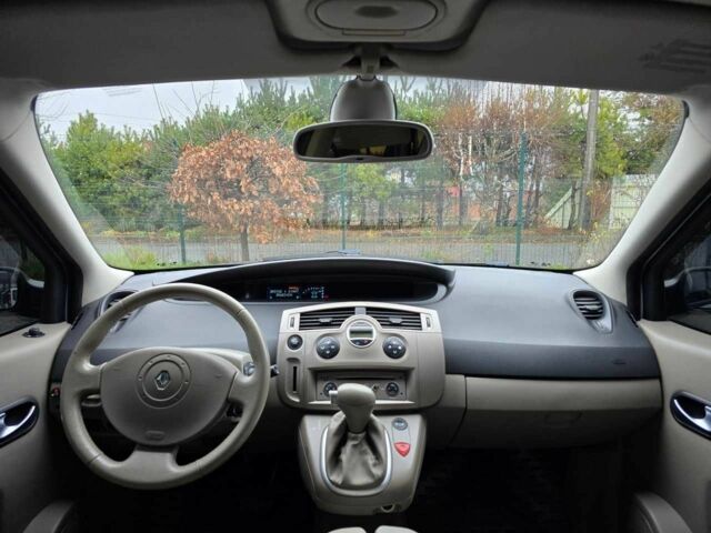 Серый Рено Гранд Сценик, объемом двигателя 2 л и пробегом 274 тыс. км за 5499 $, фото 13 на Automoto.ua