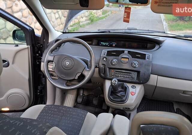 Рено Гранд Сценік 2005 у Луцьку на Automoto.ua Сірий Рено Гранд Сценік, об'ємом двигуна 1.6 л та пробігом 220 тис. км за 4899 $, фото 27 на Automoto.ua