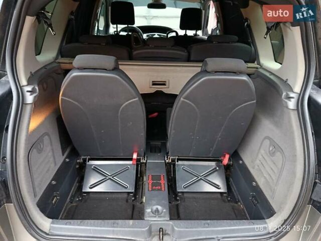 Серый Рено Гранд Сценик, объемом двигателя 2 л и пробегом 235 тыс. км за 5800 $, фото 20 на Automoto.ua