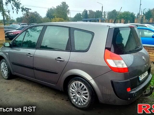 Серый Рено Гранд Сценик, объемом двигателя 2 л и пробегом 271 тыс. км за 4800 $, фото 3 на Automoto.ua