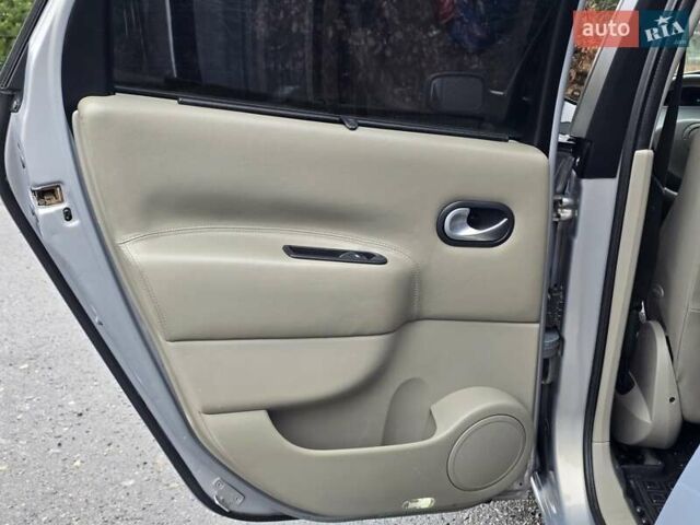 Серый Рено Гранд Сценик, объемом двигателя 2 л и пробегом 274 тыс. км за 5499 $, фото 25 на Automoto.ua