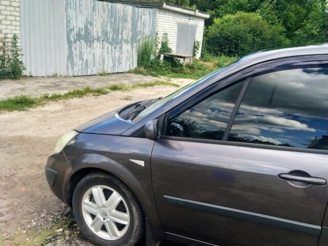 Серый Рено Гранд Сценик, объемом двигателя 2 л и пробегом 237 тыс. км за 5500 $, фото 6 на Automoto.ua
