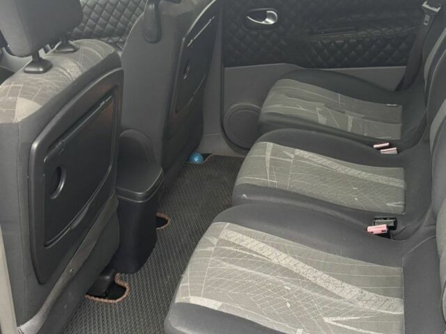 Сірий Рено Гранд Сценік, об'ємом двигуна 2 л та пробігом 277 тис. км за 5300 $, фото 6 на Automoto.ua