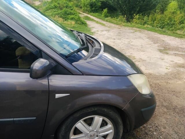 Серый Рено Гранд Сценик, объемом двигателя 2 л и пробегом 237 тыс. км за 5500 $, фото 9 на Automoto.ua